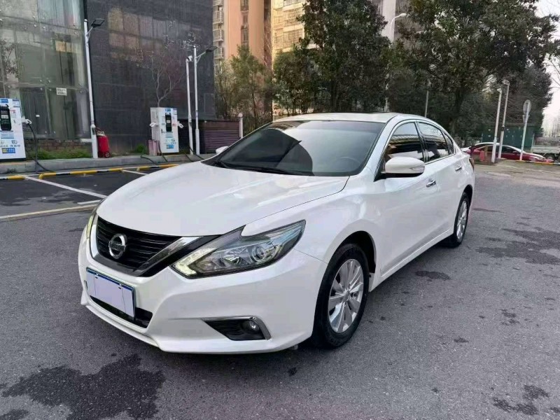 長沙18年日產天籟2