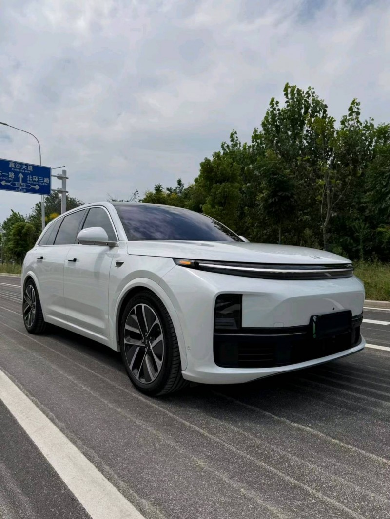 襄阳25年理想L73