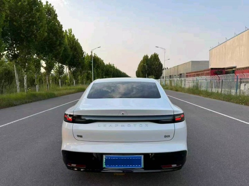 菏澤25年零跑汽車B014