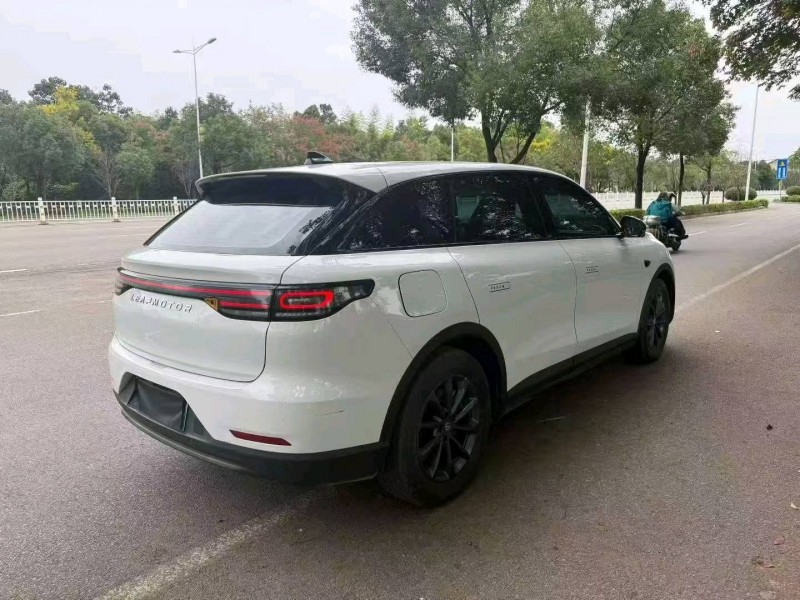 長沙23年零跑汽車C117