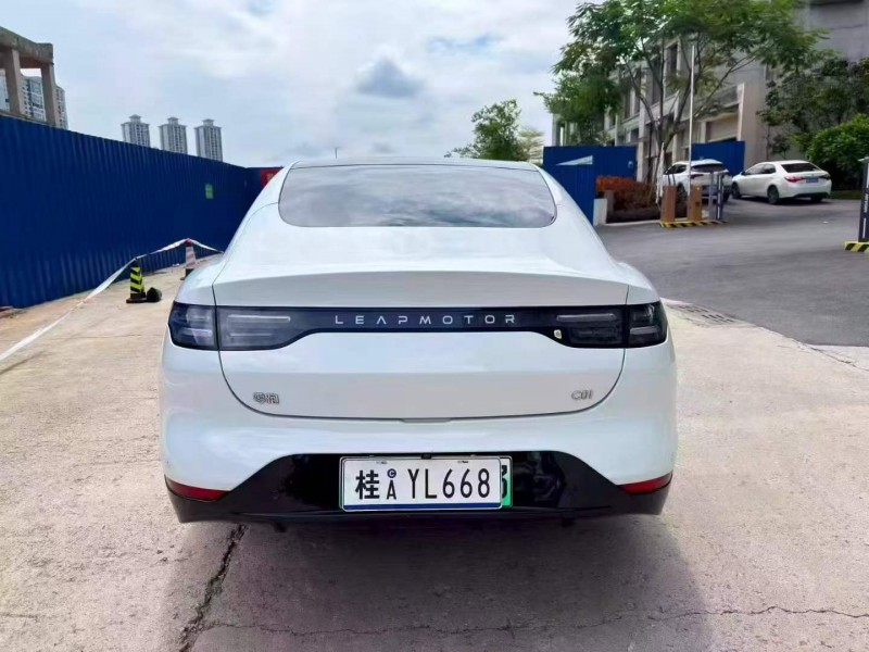 梧州25年零跑汽車C014