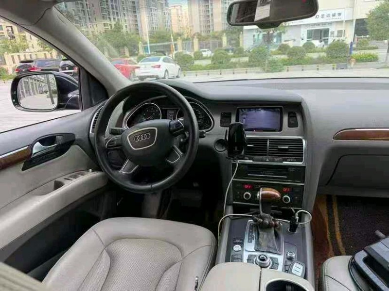九江12年奧迪Q74