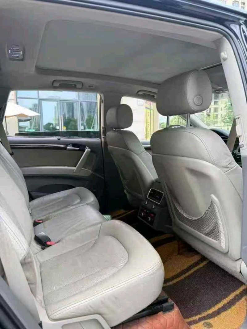 九江12年奧迪Q76