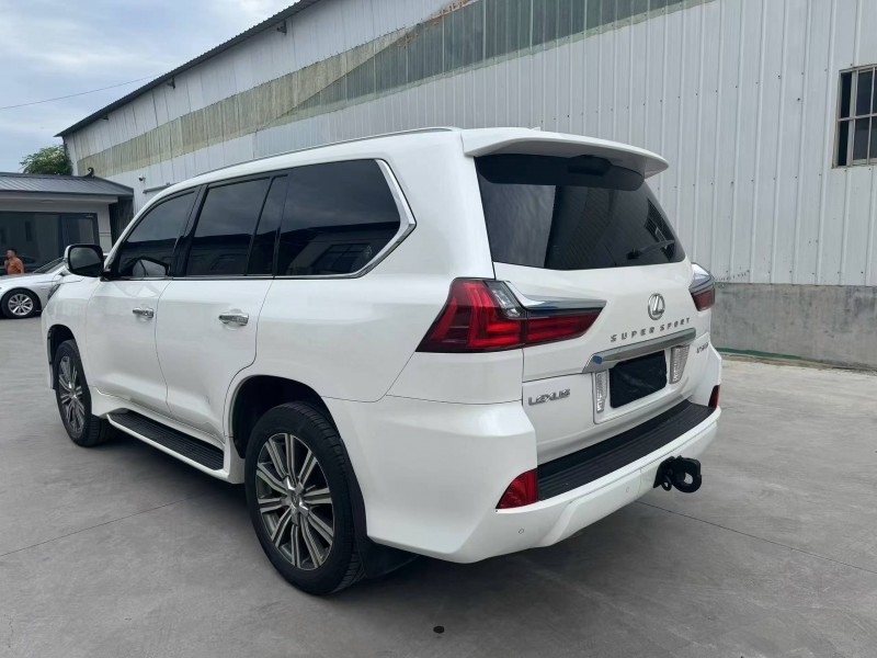 安陽16年雷克薩斯LX7