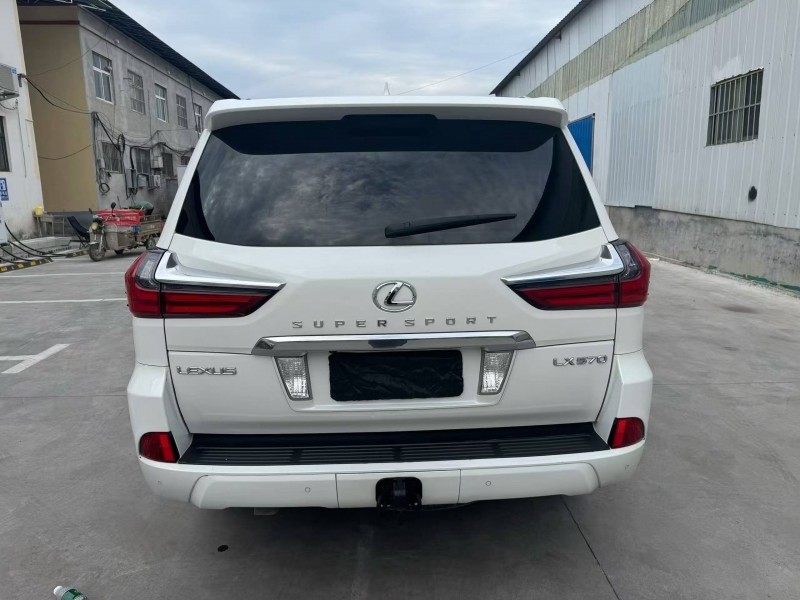 安陽16年雷克薩斯LX8