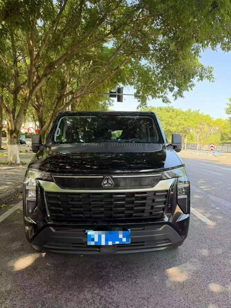 重慶25年卡車系列重汽先鋒官V1