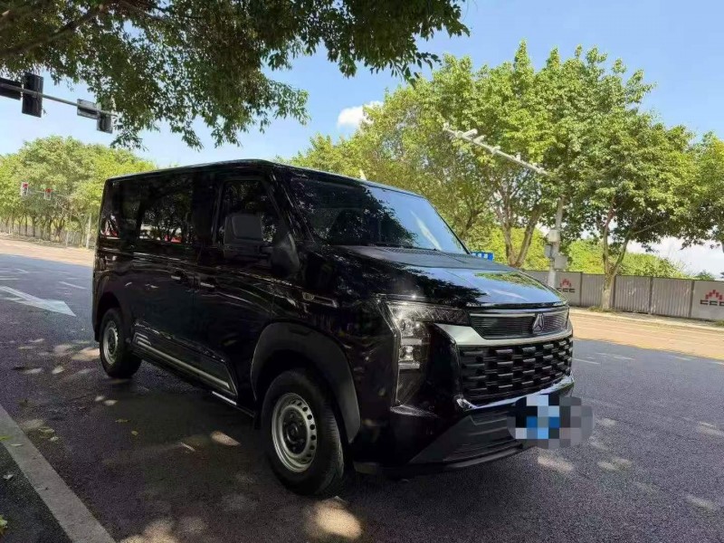 重慶25年卡車系列重汽先鋒官V3