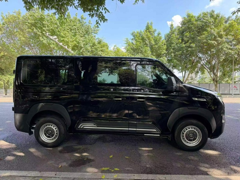 重慶25年卡車系列重汽先鋒官V7
