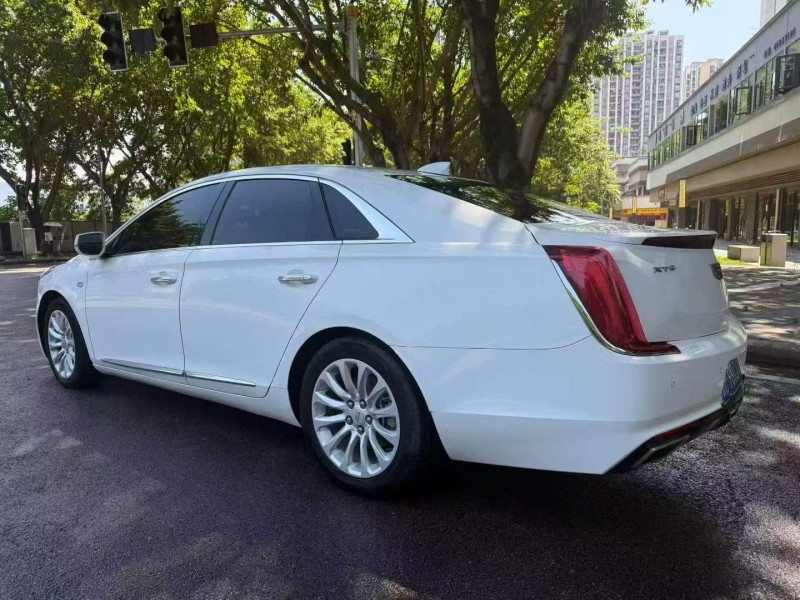 重慶18年凱迪拉克XTS8