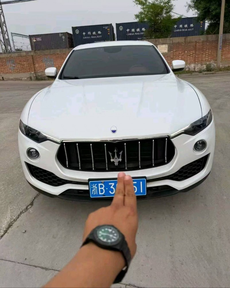 邢臺20年瑪莎拉蒂Levante1