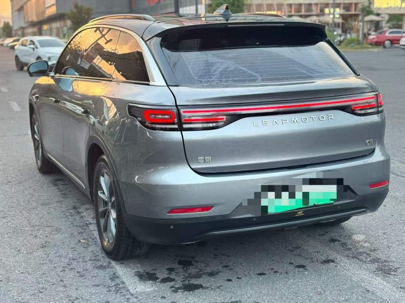 金華22年零跑汽車C112