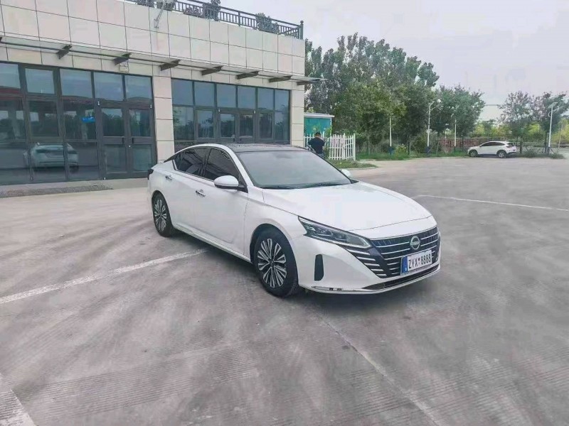 徐州25年日產天籟3