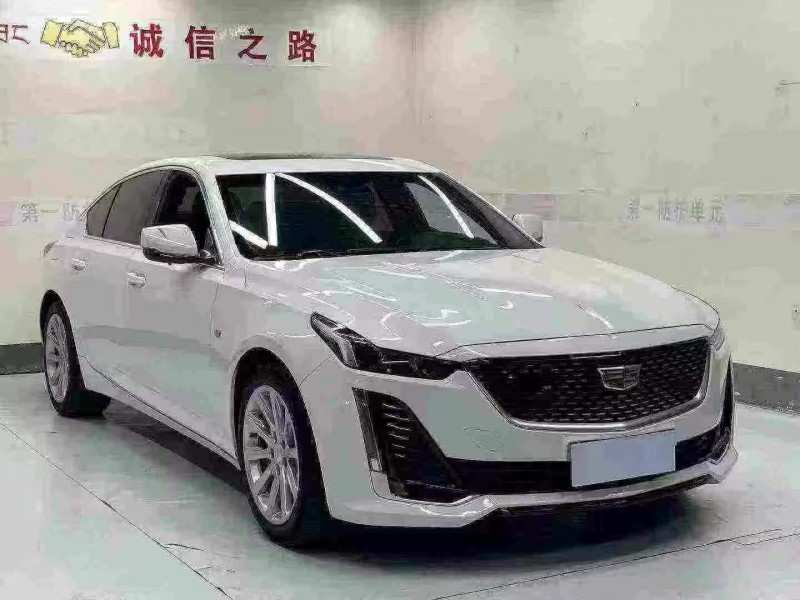 武漢20年凱迪拉克CT52