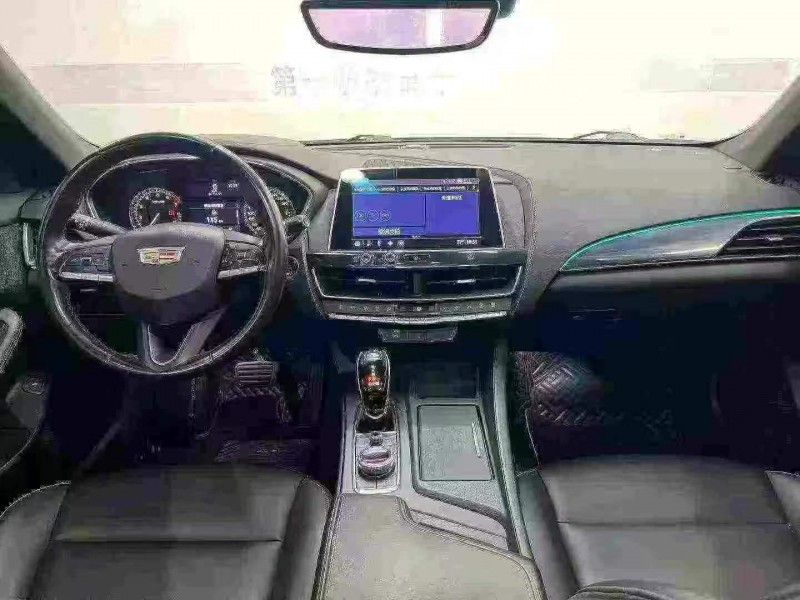 武漢20年凱迪拉克CT55