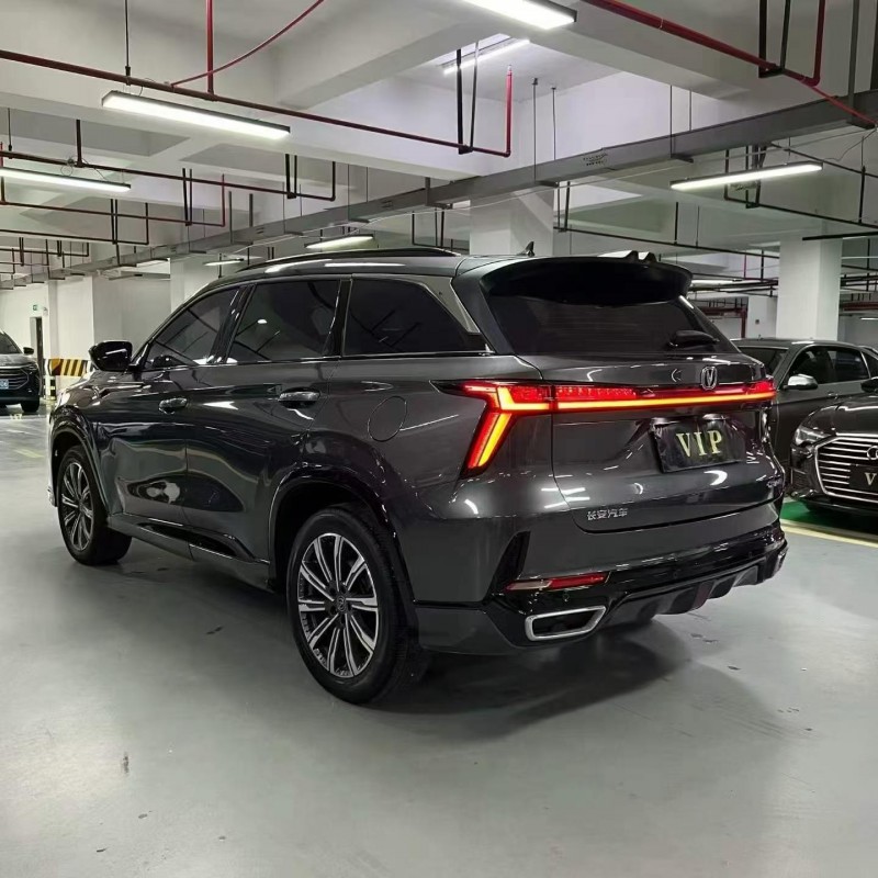 成都23年长安汽车CS758