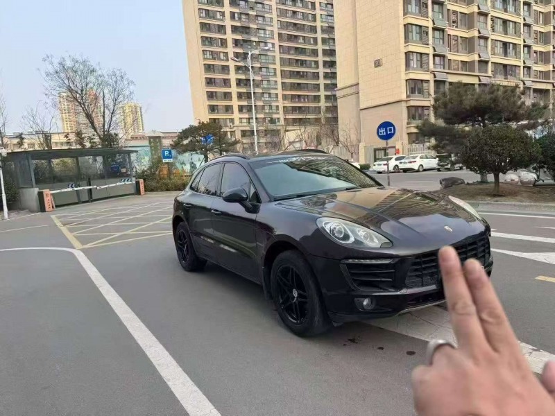 佛山16年保時捷Macan3