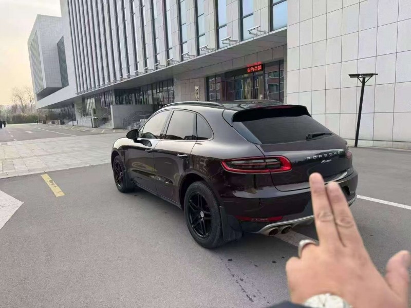 佛山16年保時捷Macan7