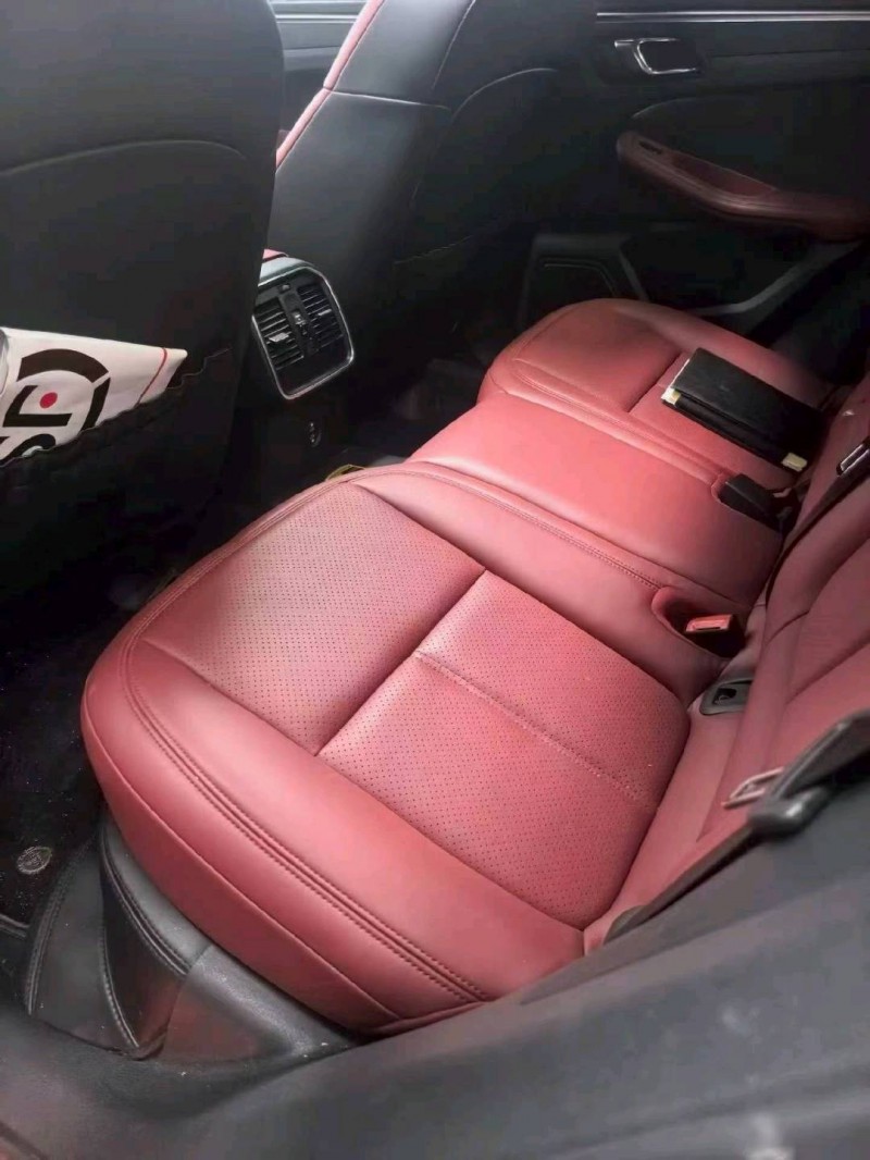 潍坊23年保时捷Macan5