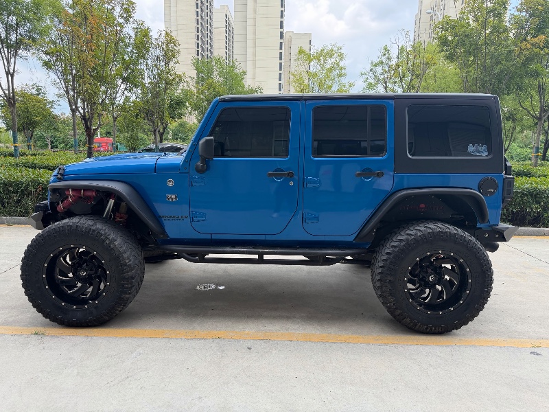 濟寧16年Jeep牧馬人6