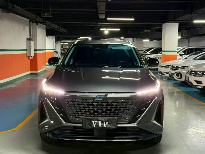 成都23年長安汽車歐尚1