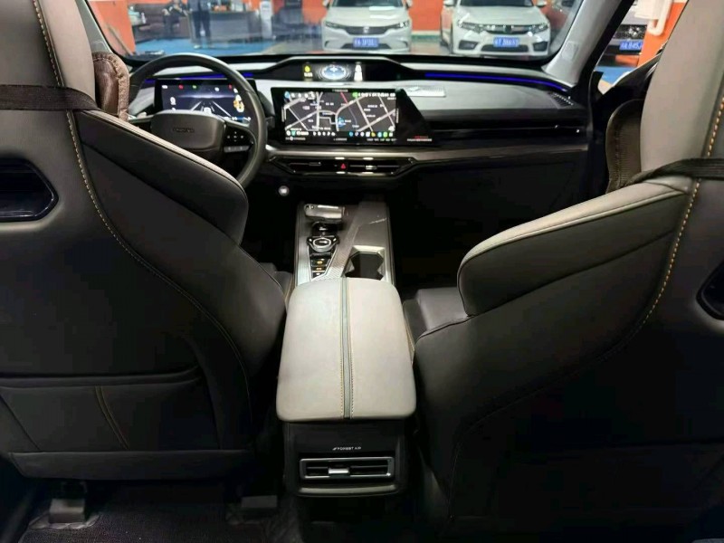 成都23年長安汽車歐尚4