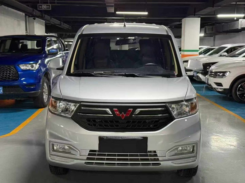 成都23年五菱汽車宏光1