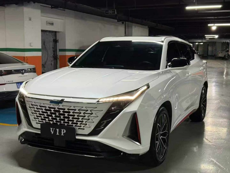 成都23年長安汽車歐尚2