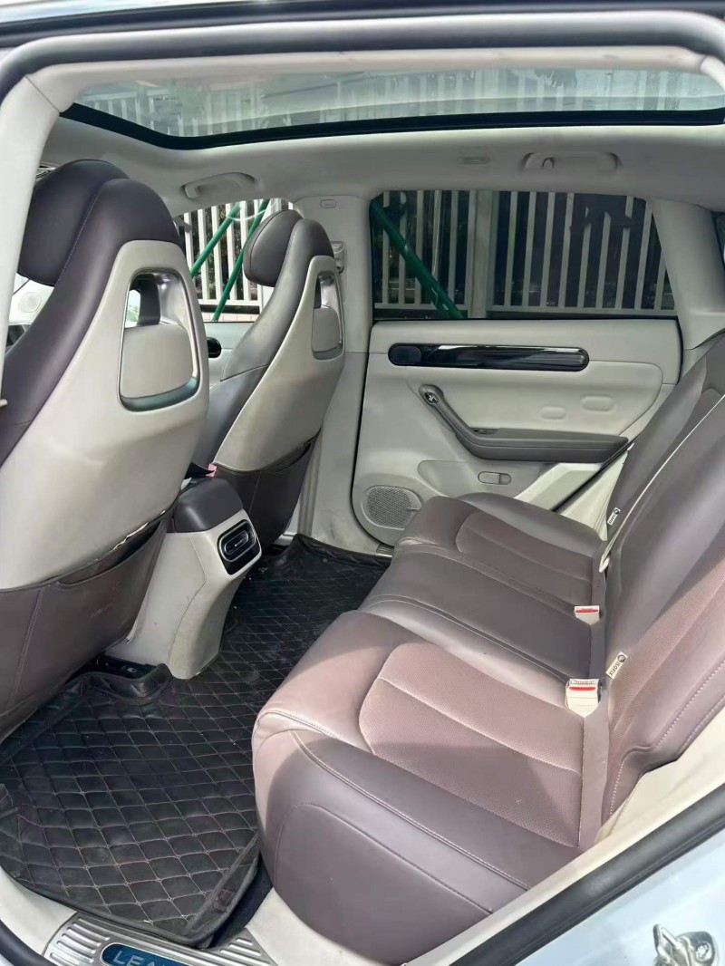 廣州23年零跑汽車C117