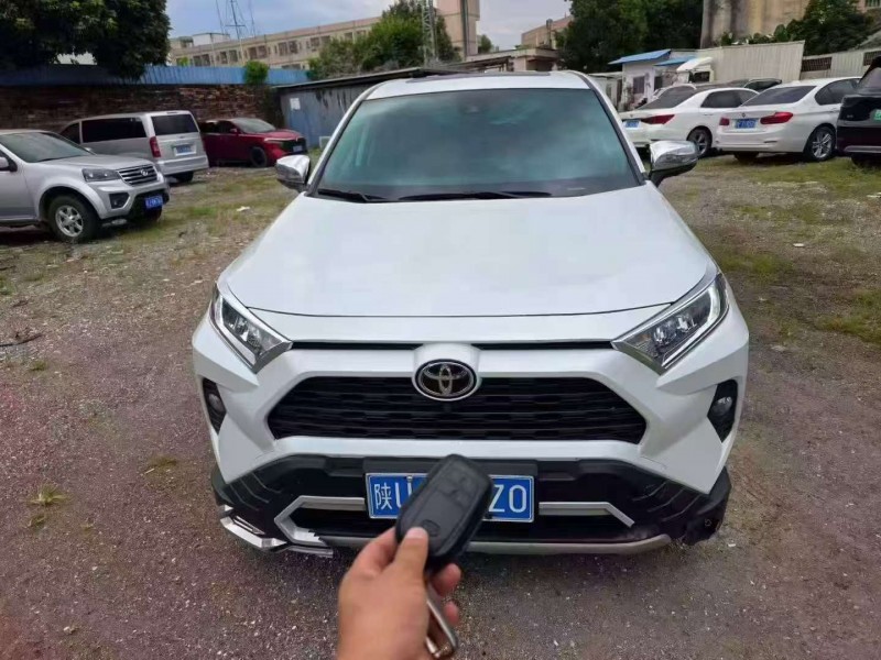 廣州22年豐田RAV4榮放1