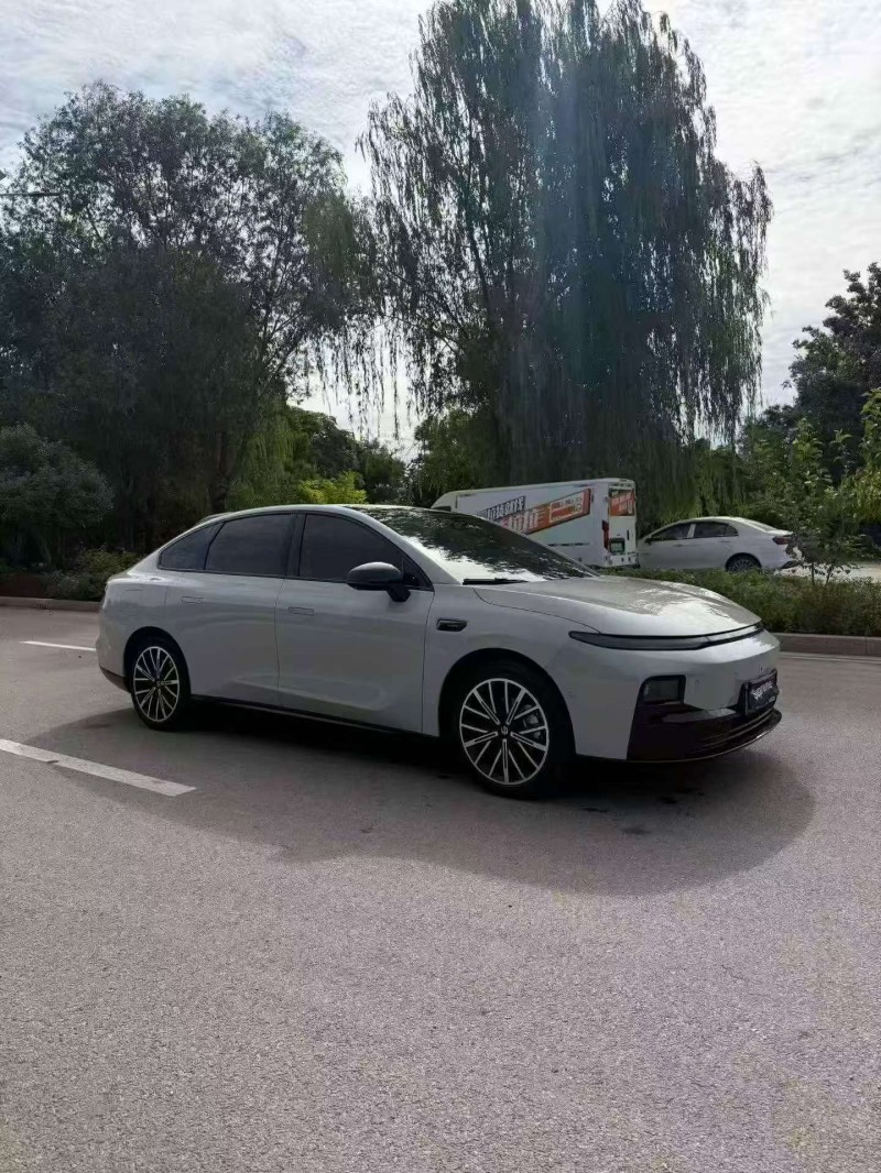 濰坊25年零跑汽車B012