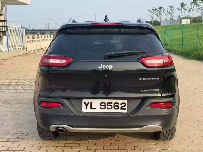 鄭州18年Jeep自由光9