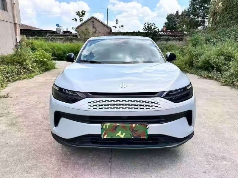 东营23年零跑汽车C111