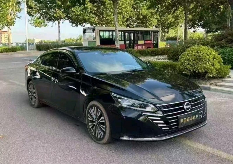 青島23年日產天籟3
