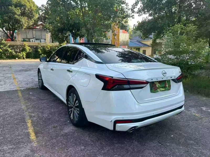 婁底23年日產天籟6
