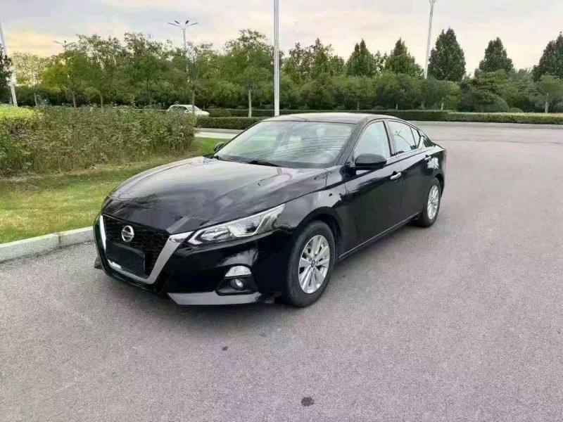 濟寧22年日產天籟3
