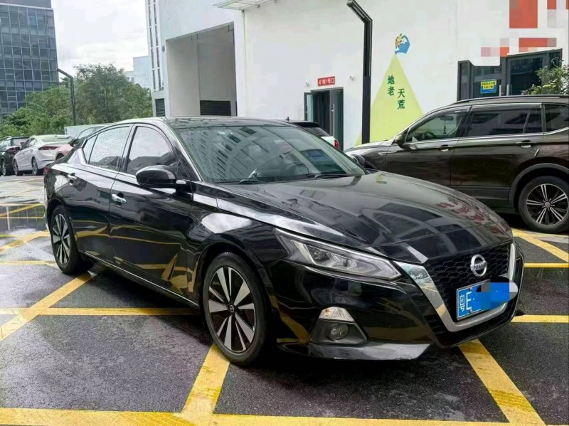 深圳21年日產天籟3