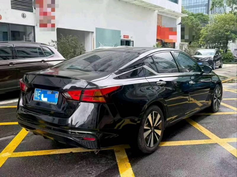 深圳21年日產天籟7