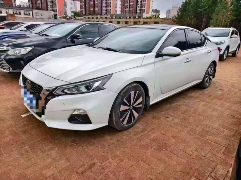西安21年日產天籟5
