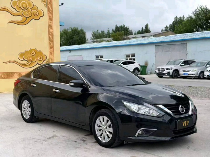 青島19年日產天籟3