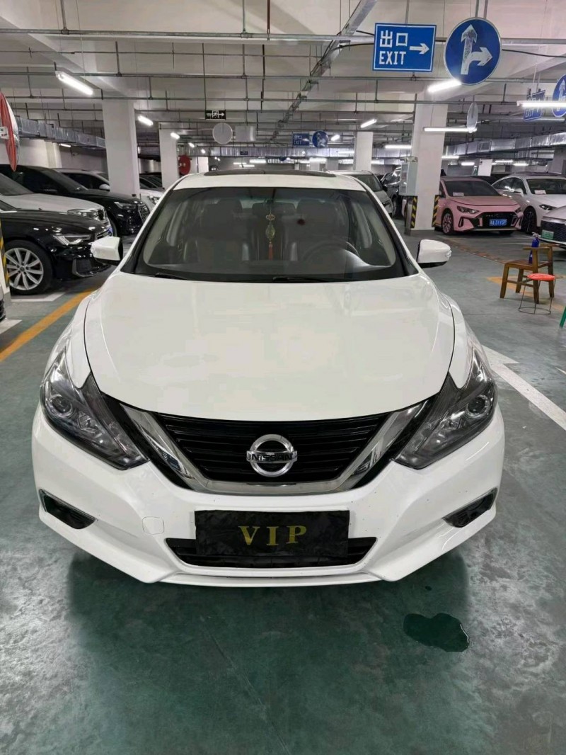 襄陽18年日產天籟1