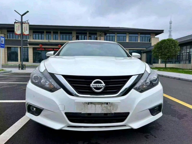 襄陽18年日產天籟1