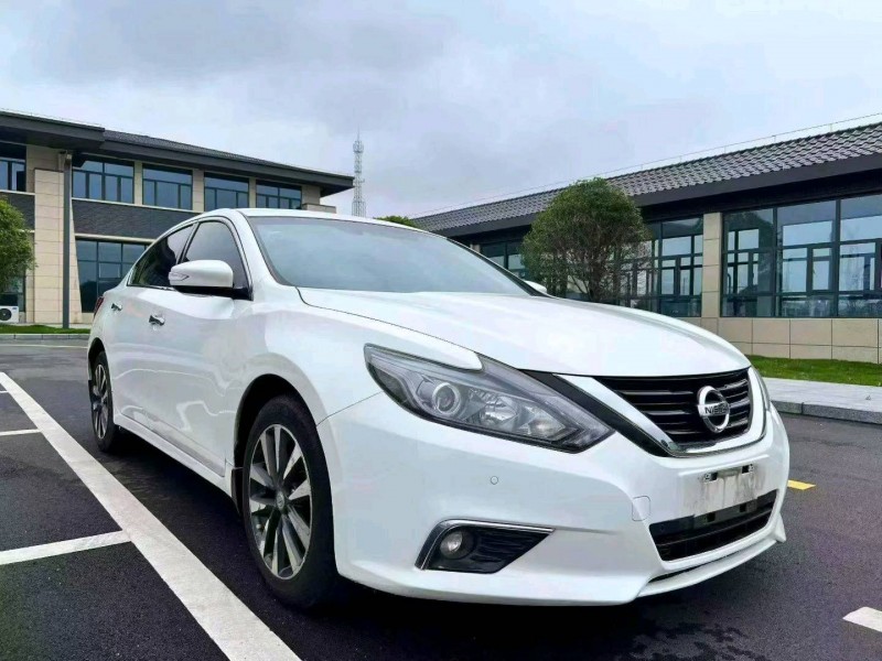 襄陽18年日產天籟3