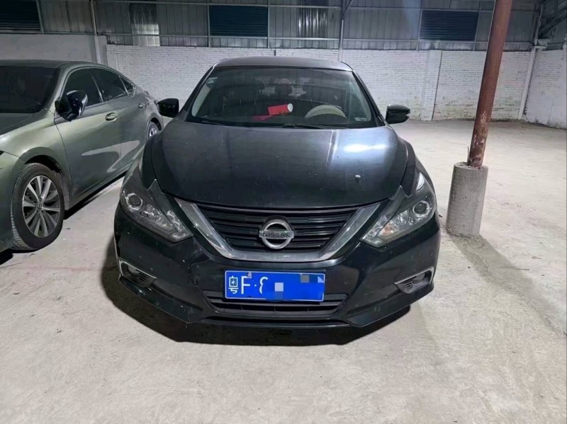 深圳18年日產天籟1