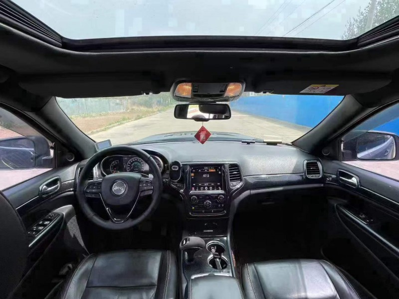 青島13年Jeep大切諾基4