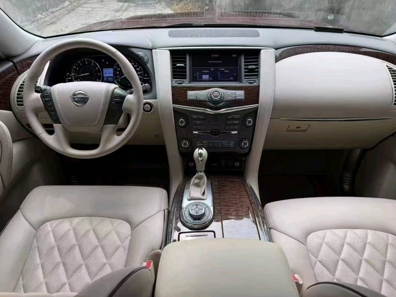 內江20年日產途樂5