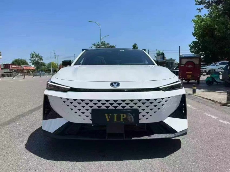 瀘州25年長安汽車UNI1