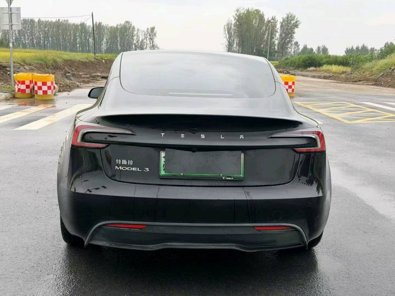 襄陽25年特斯拉MODEL 35