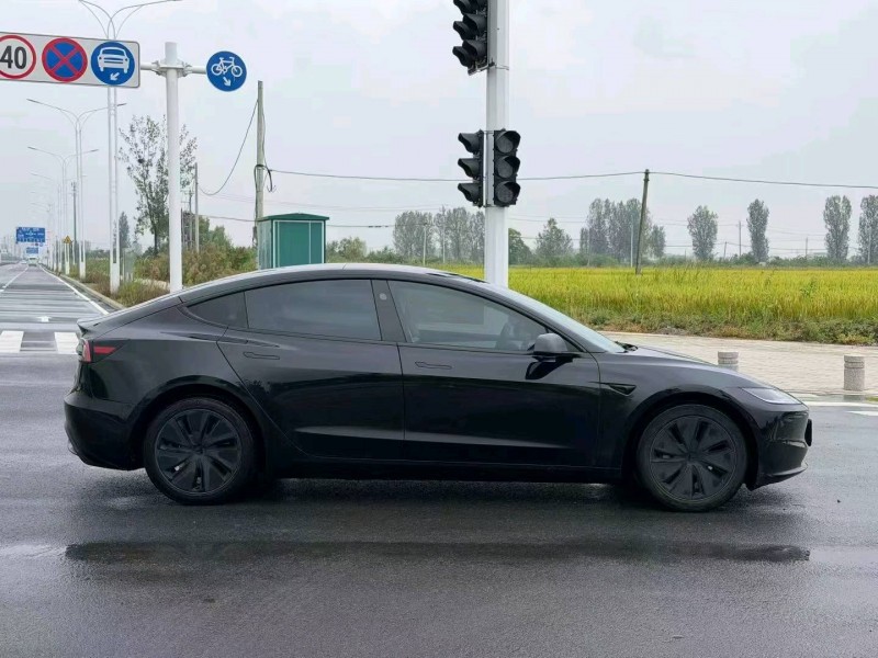 襄陽25年特斯拉MODEL 36