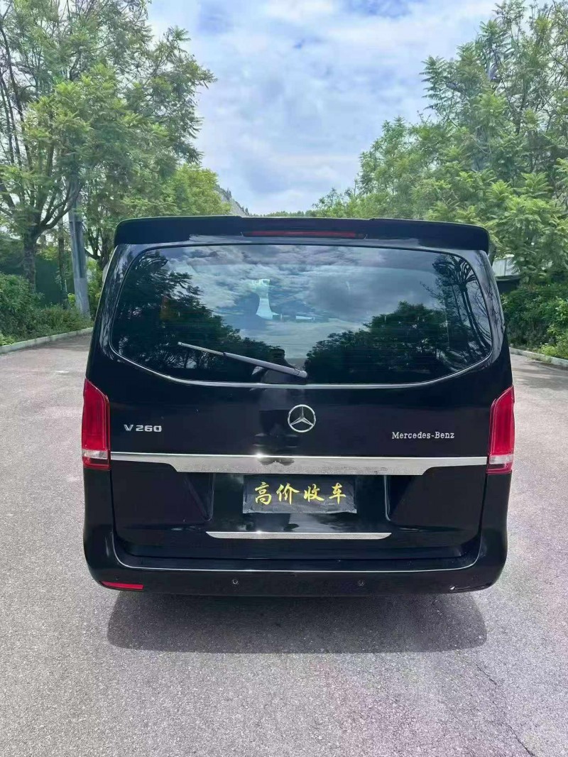 黔西南18年奔驰V9