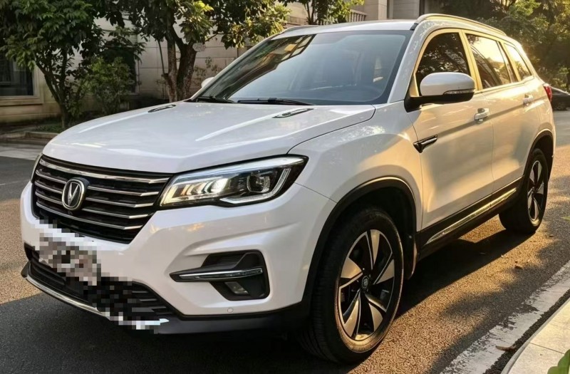深圳19年長安汽車CS752